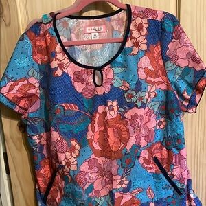 2X Scrub Top EUC
